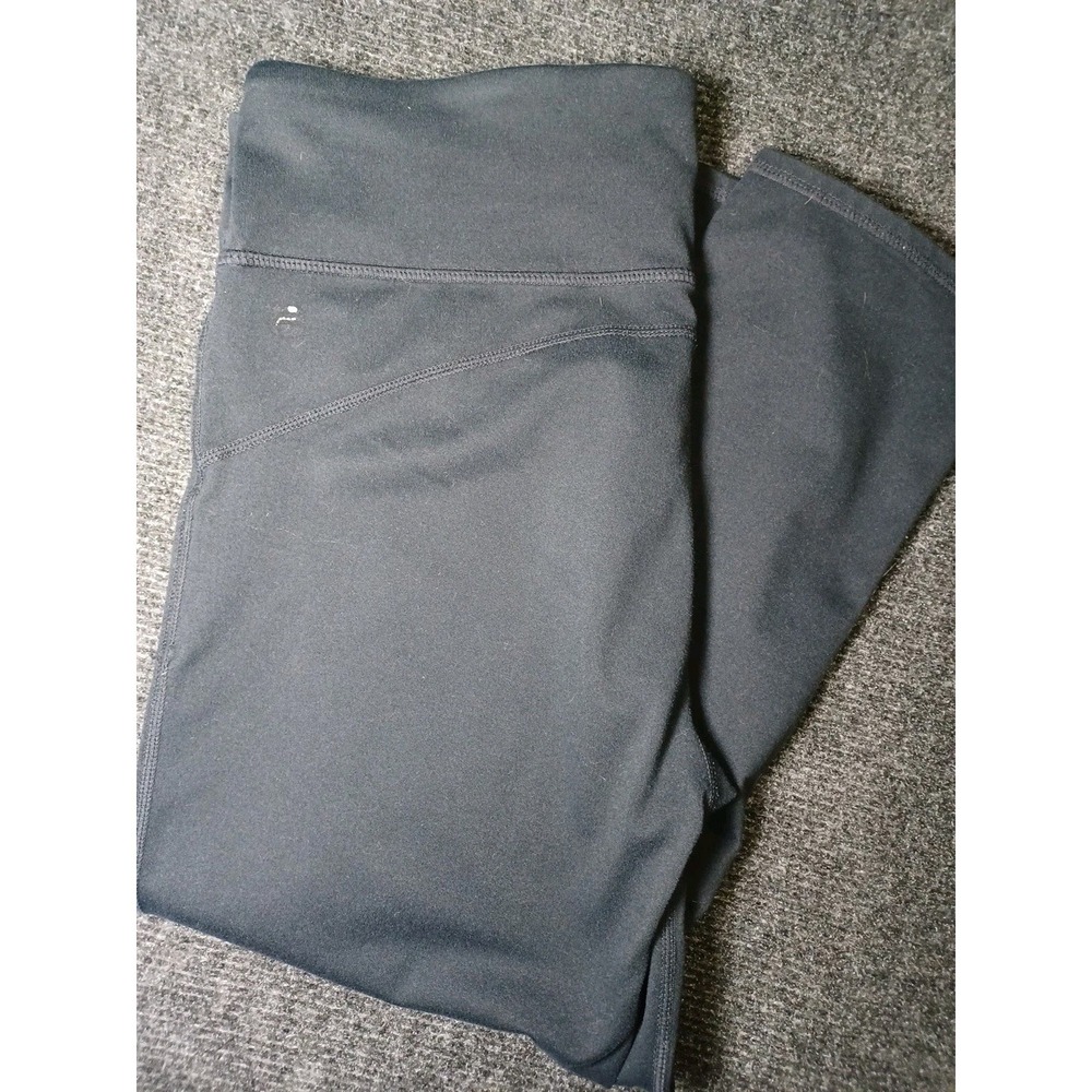 Fabletics Womens Black Capri Size Meduim Leggings